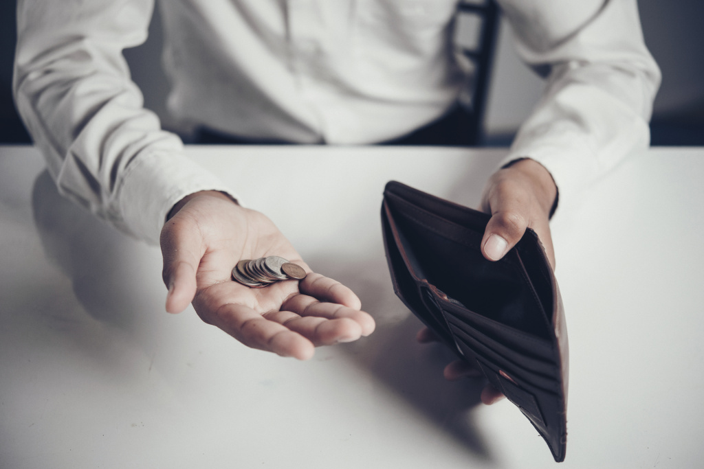 businessman-saving-money.jpg